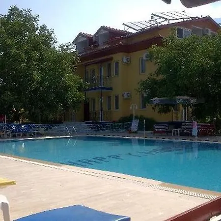 Happy Nur Oludeniz